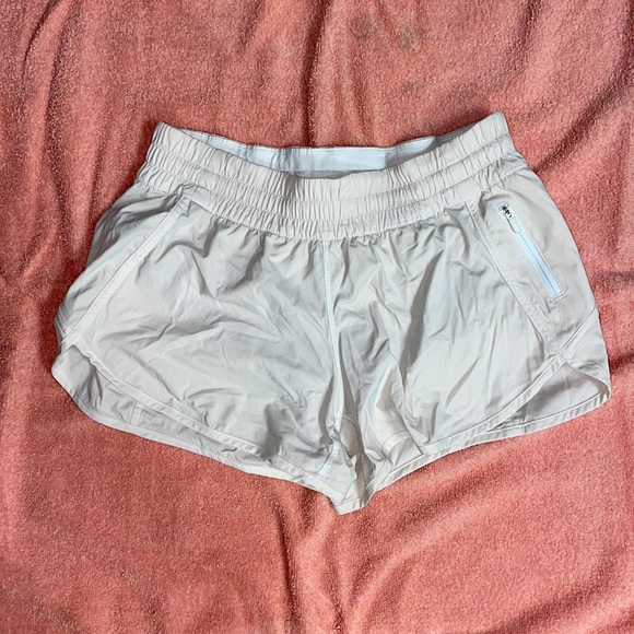 White Lululemon shorts - Picture 2 of 3